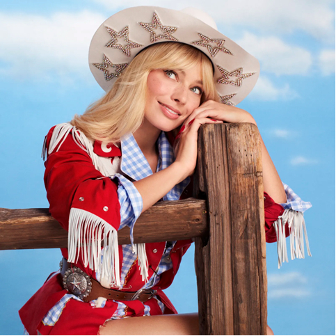 Margot Robbie posing for a picture